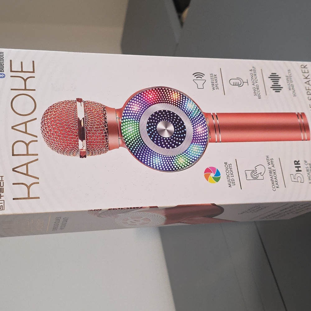 SIMPLY TECH KARAOKE NEW LED Microphone Speaker - Picture 3 of 11